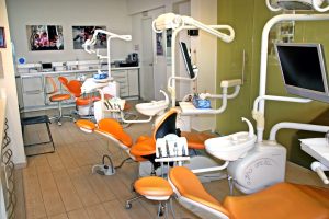 Ορθοδοντικό Ιατρείο - Δρ. Ζαρμπή, διδάκτωρ Πανεπιστημίου