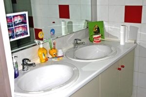 Ορθοδοντικό Ιατρείο - Δρ. Ζαρμπή, διδάκτωρ Πανεπιστημίου